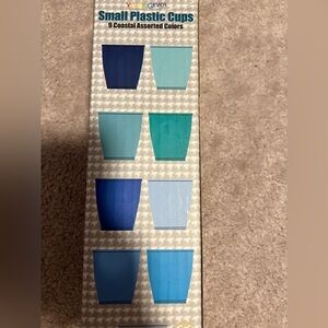 Small Plastic Cup. New 100%. For 9 cups.